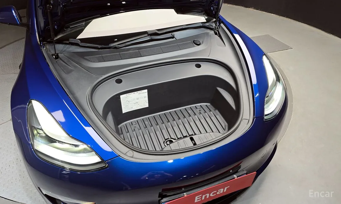 Photo 6 - Tesla Model 3