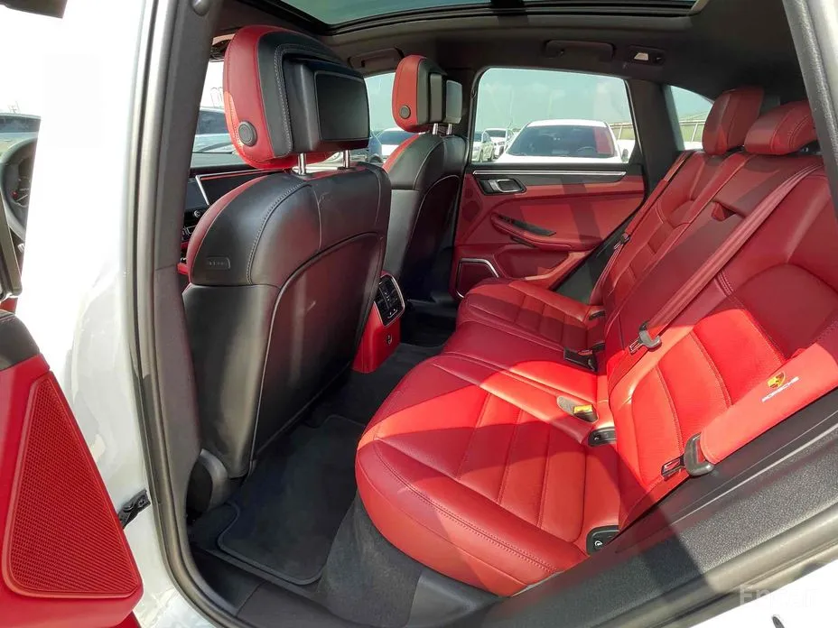 Фото 10 - Porsche Macan