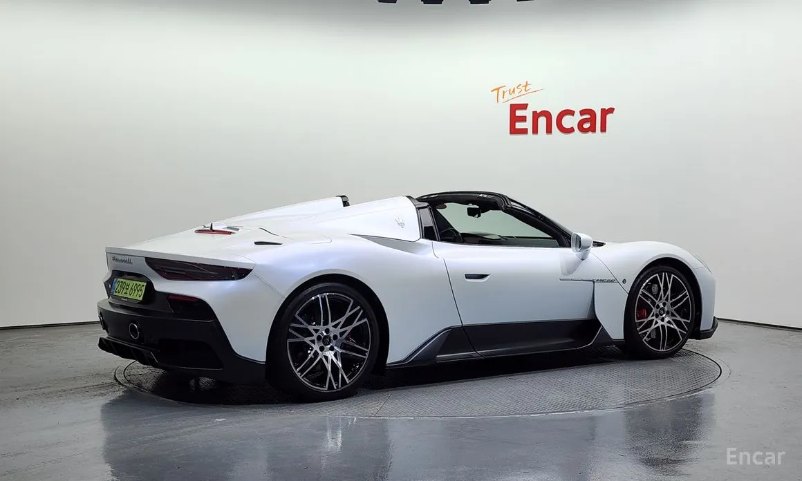 Фото 2 - Maserati MC20