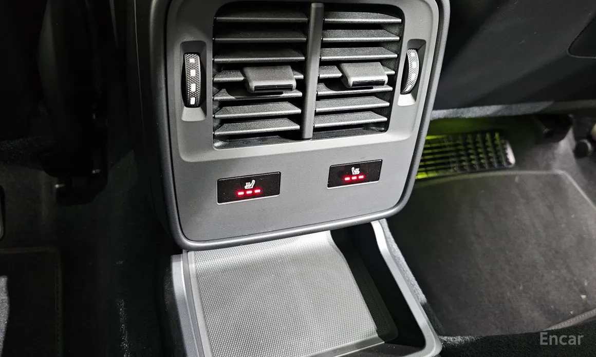 Фото 18 - Porsche Taycan