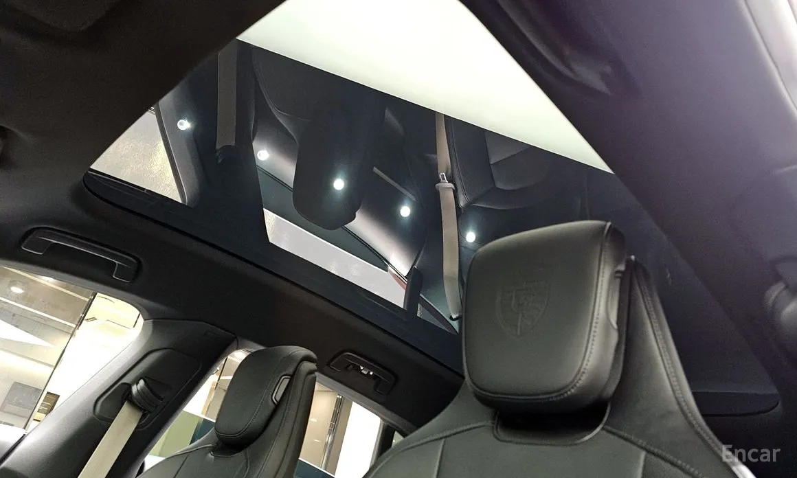 Фото 19 - Porsche Taycan