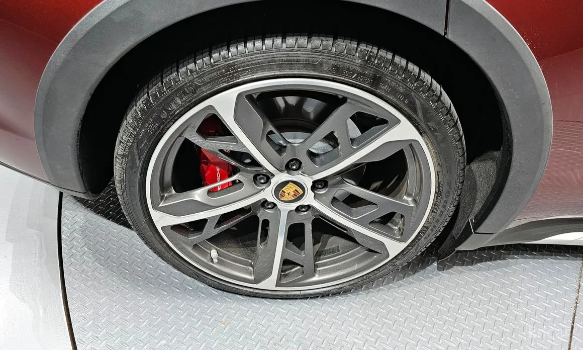 Фото 5 - Porsche Taycan