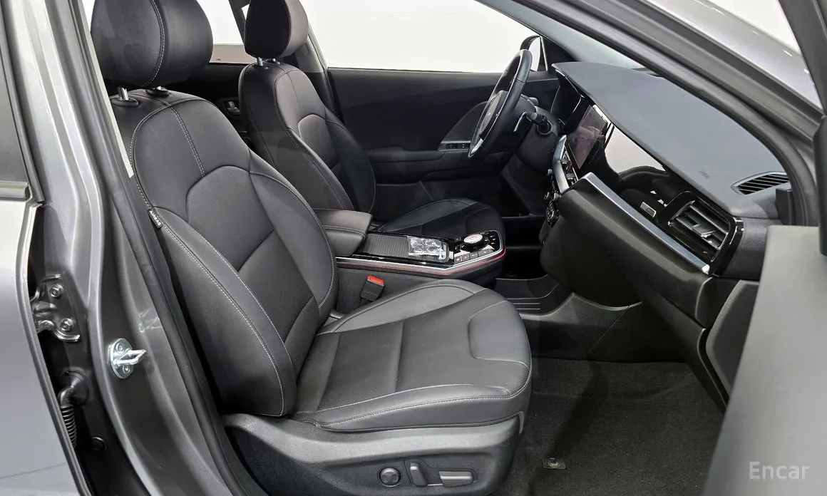 Фото 11 - Kia Niro