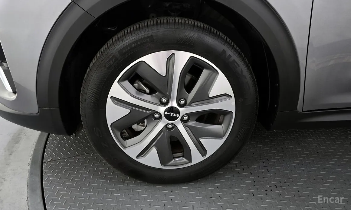 Фото 5 - Kia Niro