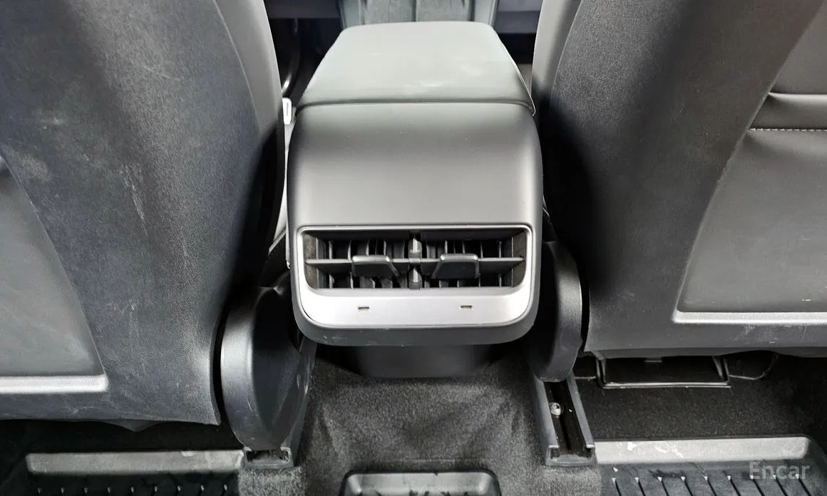 Фото 18 - Tesla Model Y