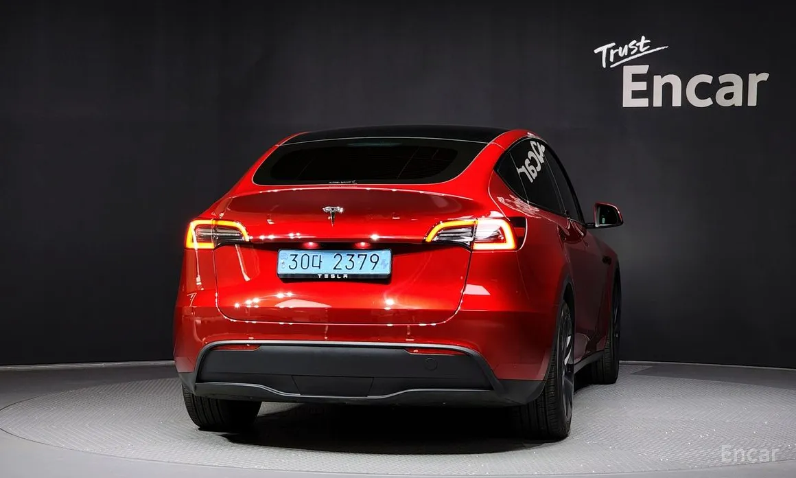Фото 4 - Tesla Model Y