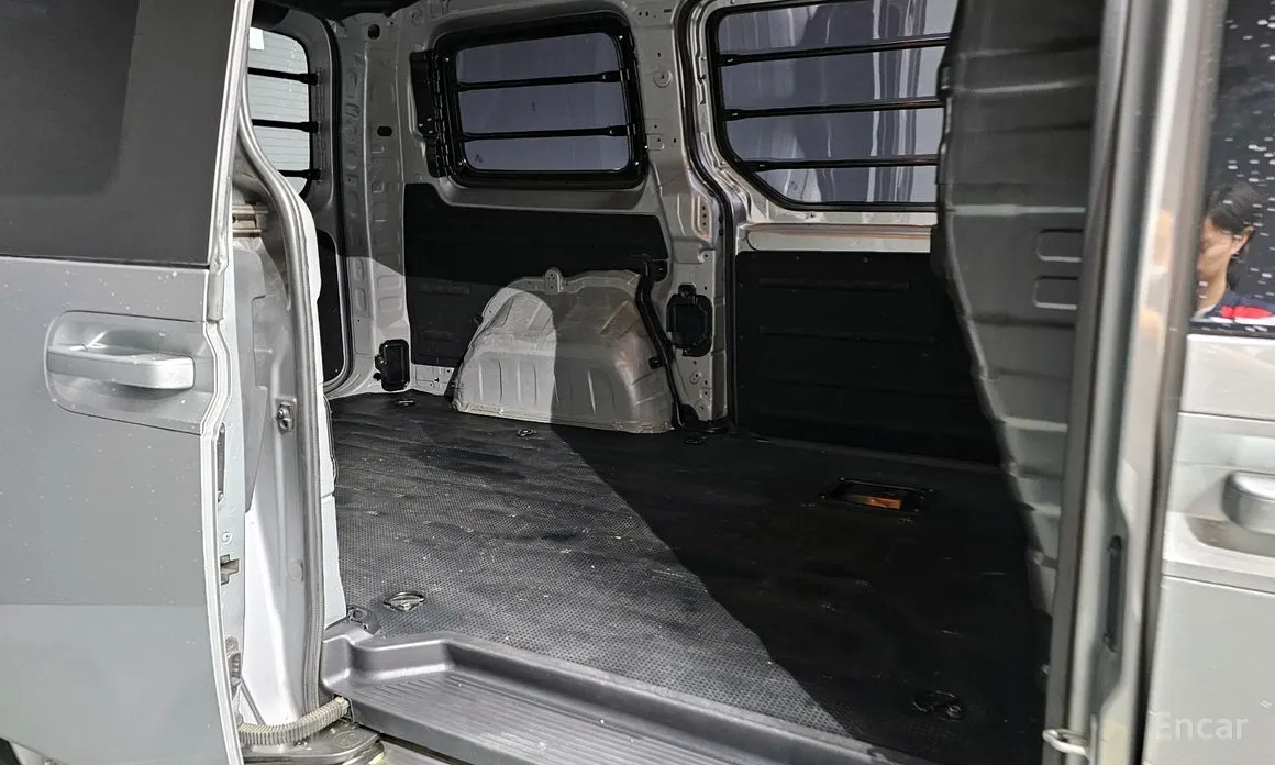 Фото 12 - Hyundai Staria