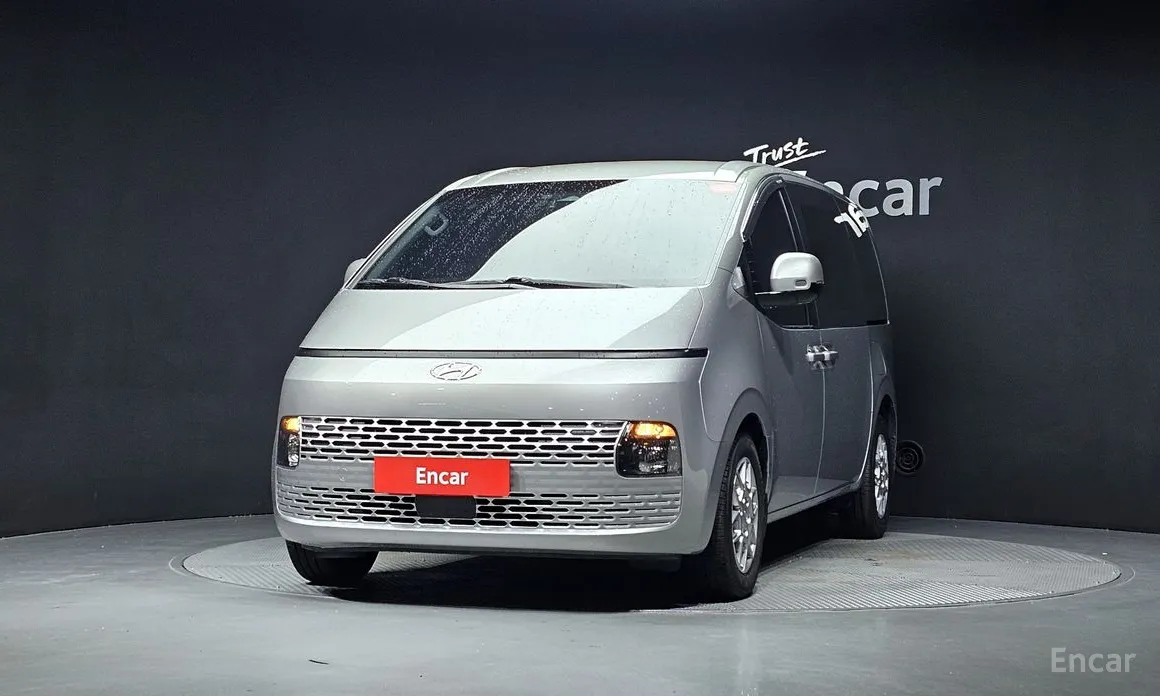 Фото 3 - Hyundai Staria