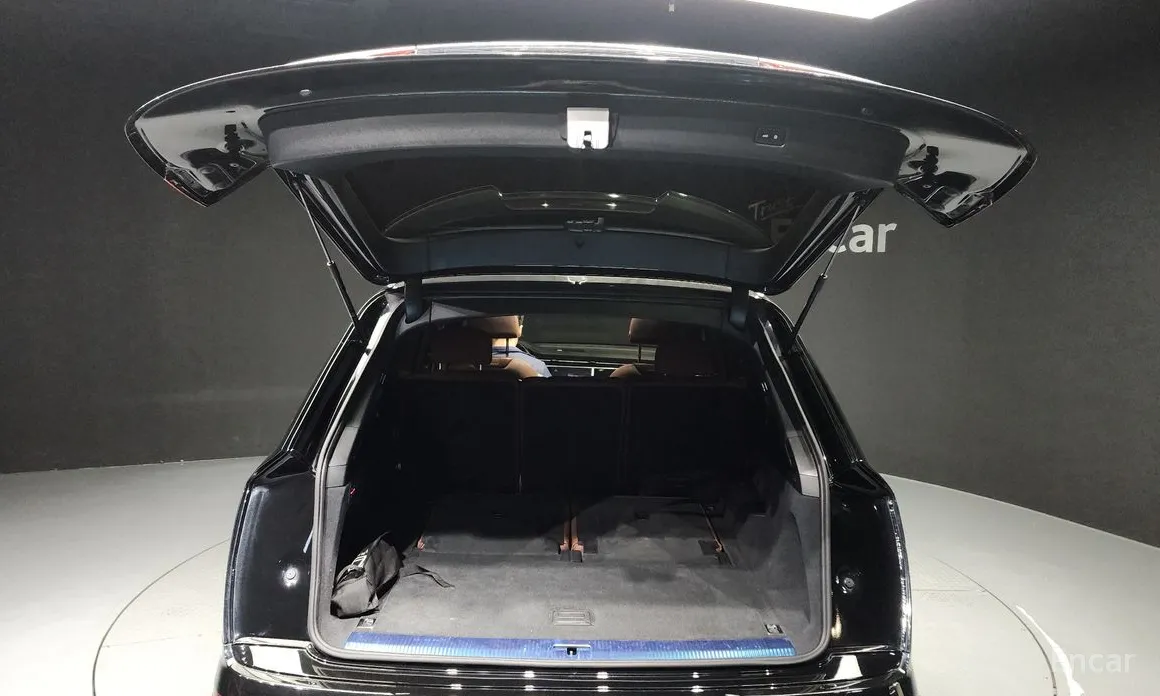 Фото 20 - Audi Q7