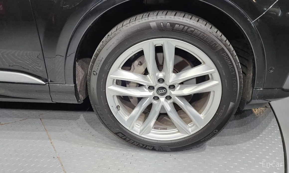 Фото 5 - Audi Q7