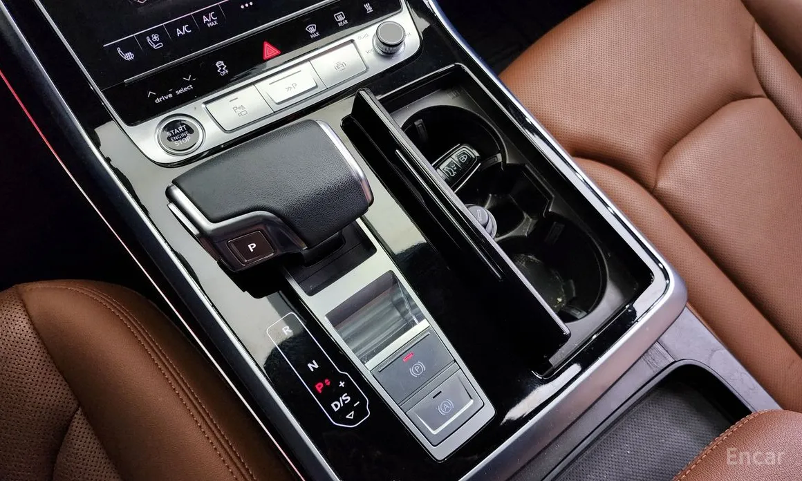 Фото 9 - Audi Q7