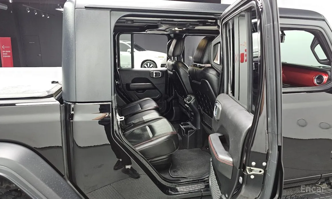 Фото 13 - Jeep Gladiator