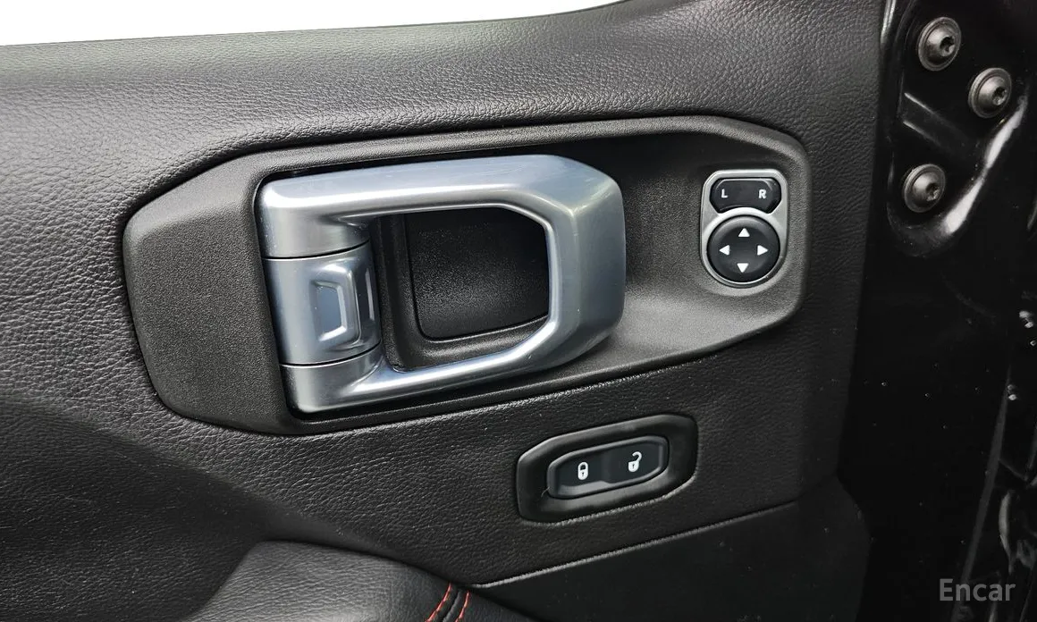 Фото 14 - Jeep Gladiator