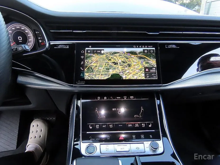 Фото 12 - Audi Q8