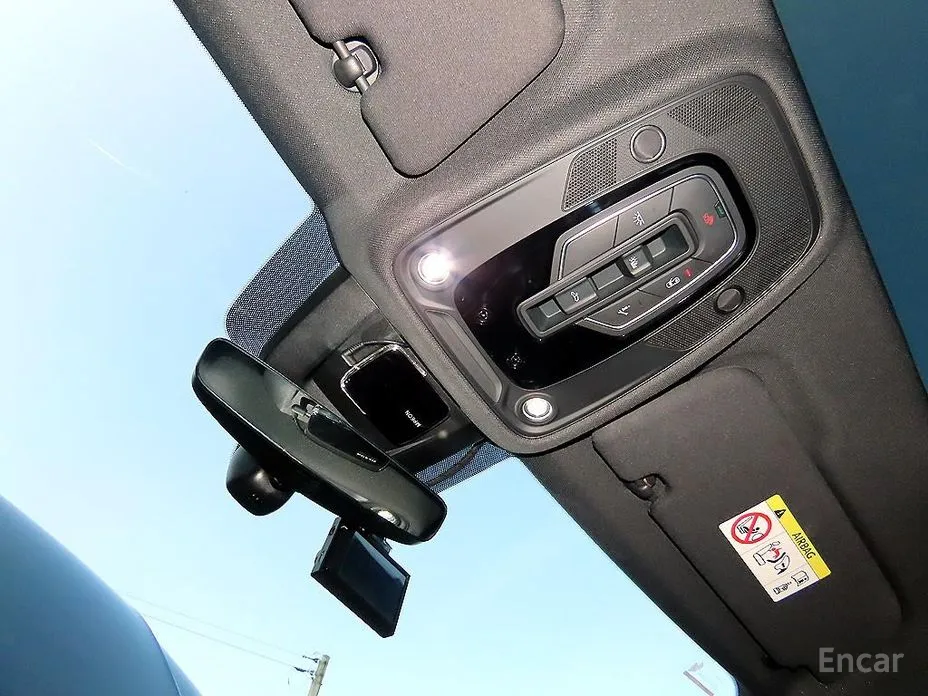 Фото 14 - Audi Q8