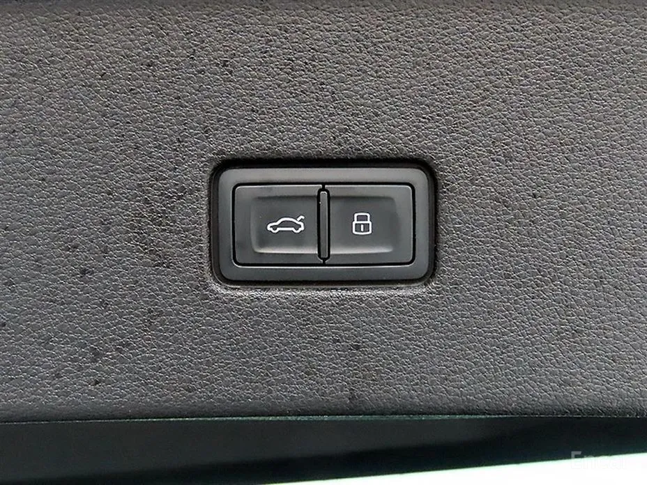 Фото 15 - Audi Q8