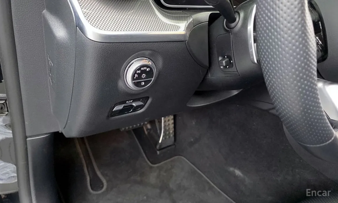 Фото 18 - Mercedes-Benz C-Class