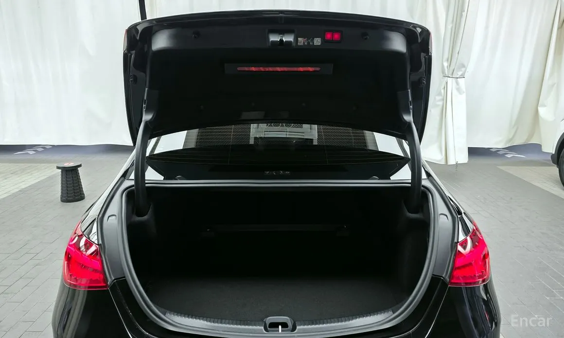 Фото 20 - Mercedes-Benz C-Class