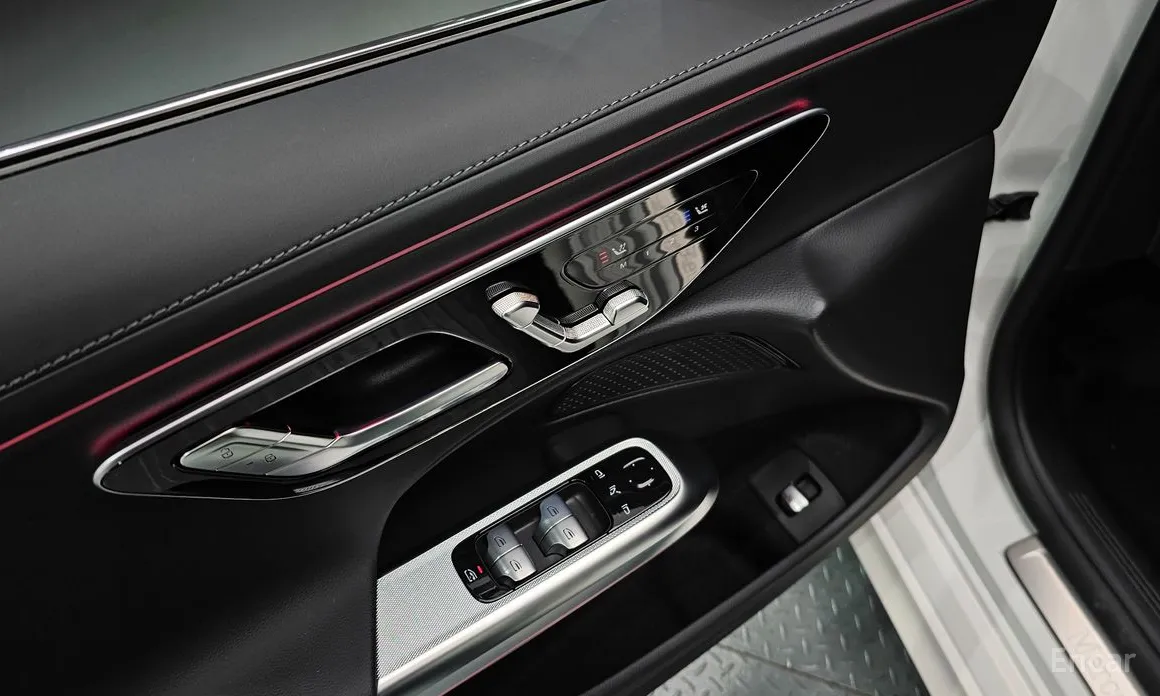 Фото 19 - Mercedes-Benz E-Class