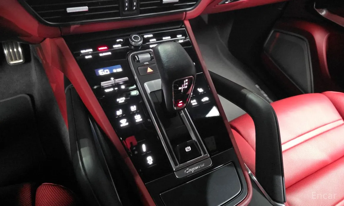 Фото 9 - Porsche Cayenne