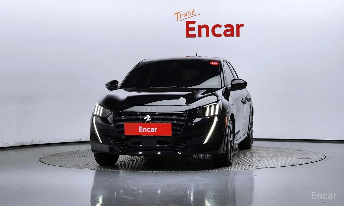 Фото 3 - Peugeot 208