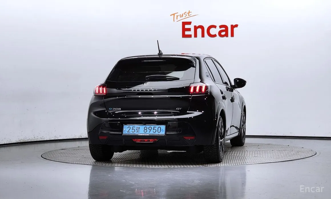 Фото 4 - Peugeot 208