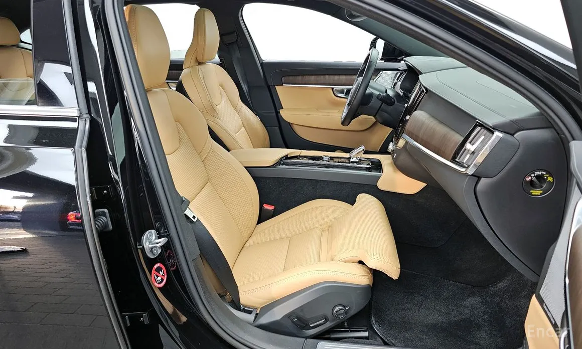 Фото 11 - Volvo S90