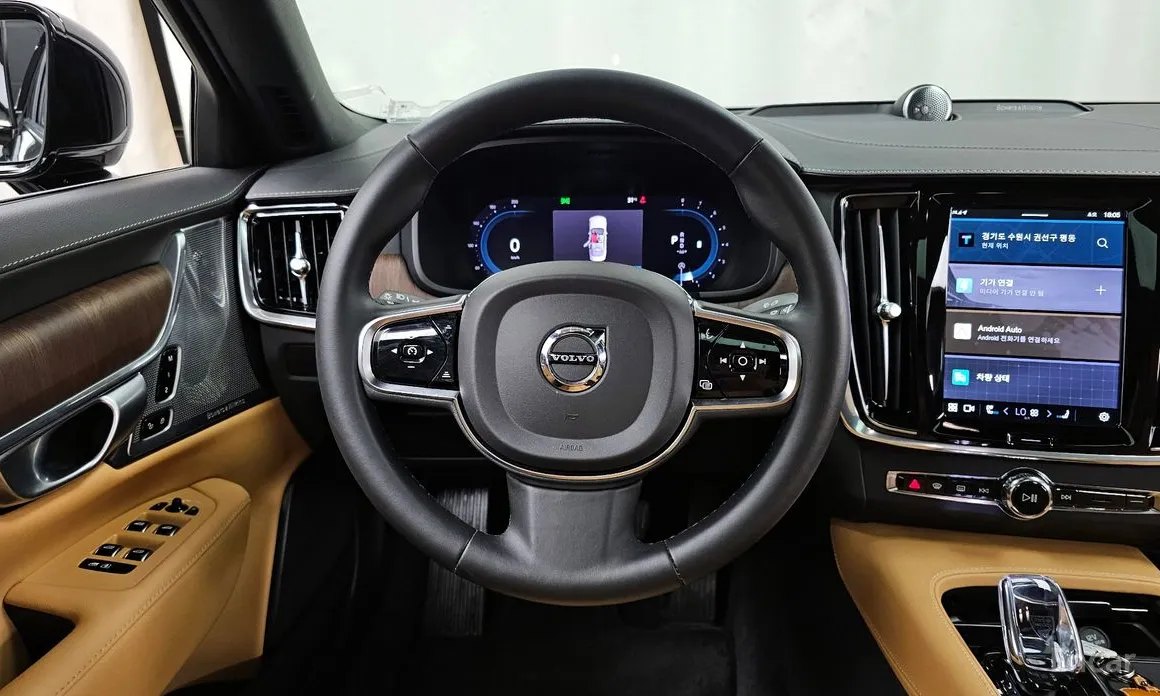 Фото 13 - Volvo S90