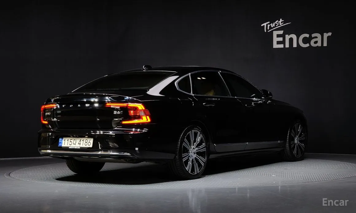 Фото 2 - Volvo S90