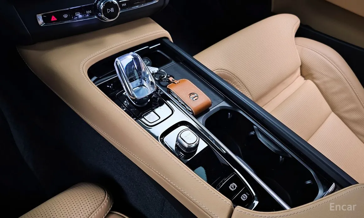 Фото 9 - Volvo S90