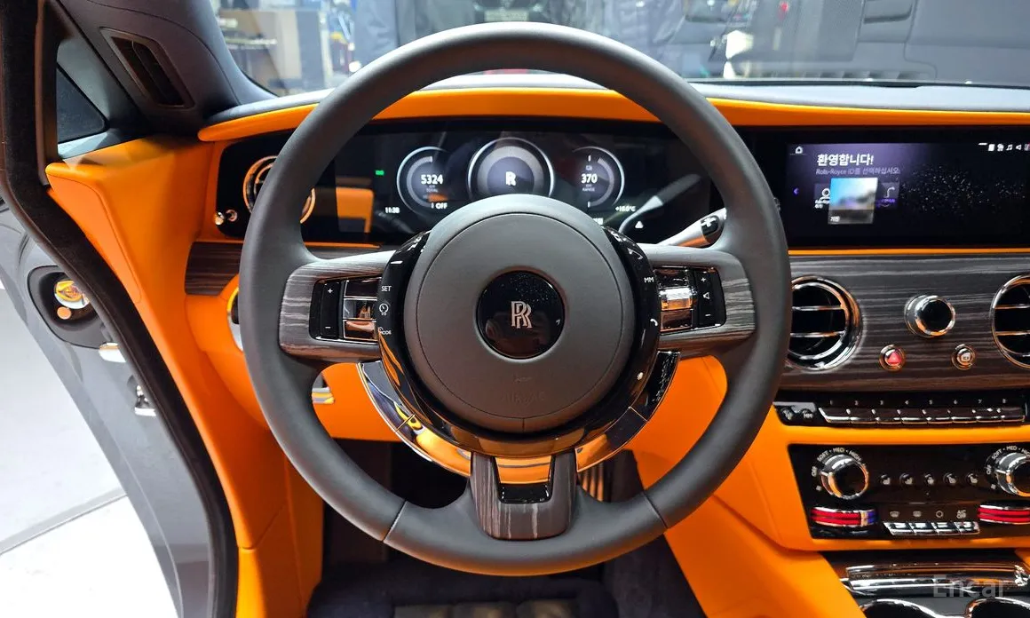 Фото 13 - Rolls-Royce Spectre