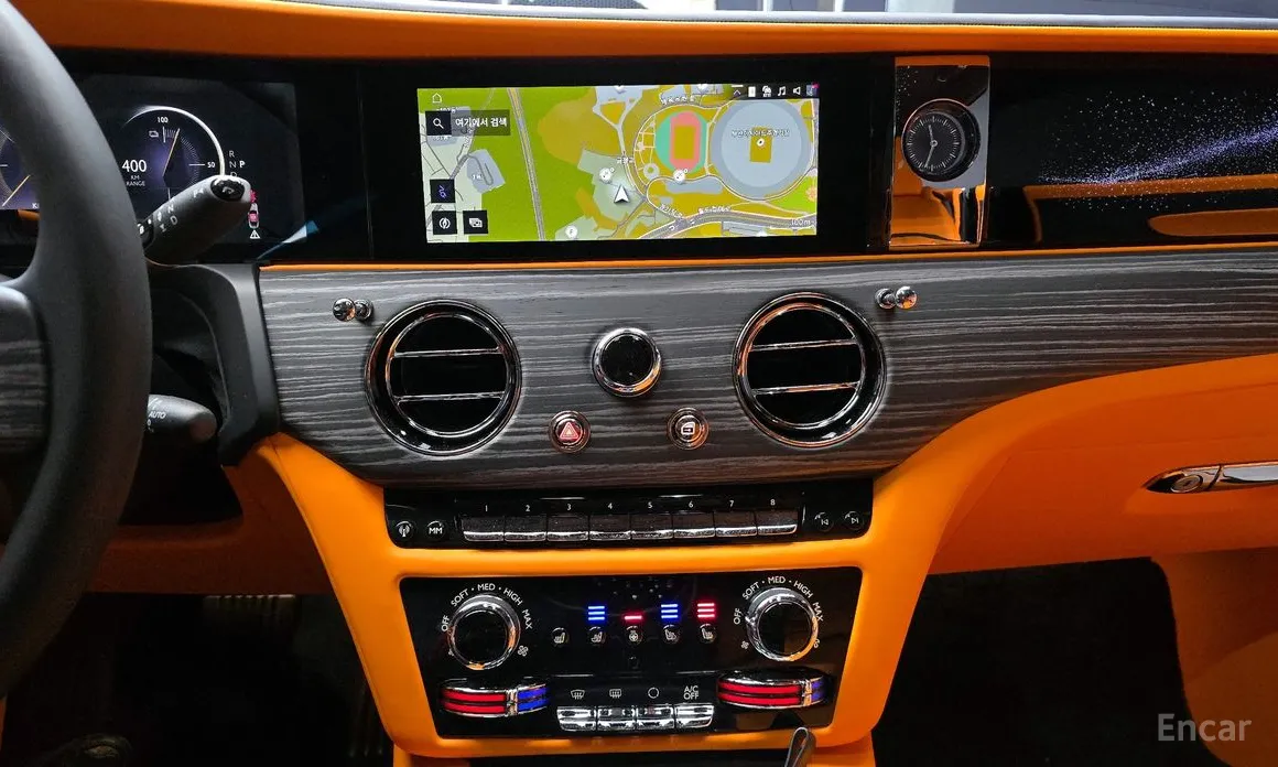 Фото 14 - Rolls-Royce Spectre