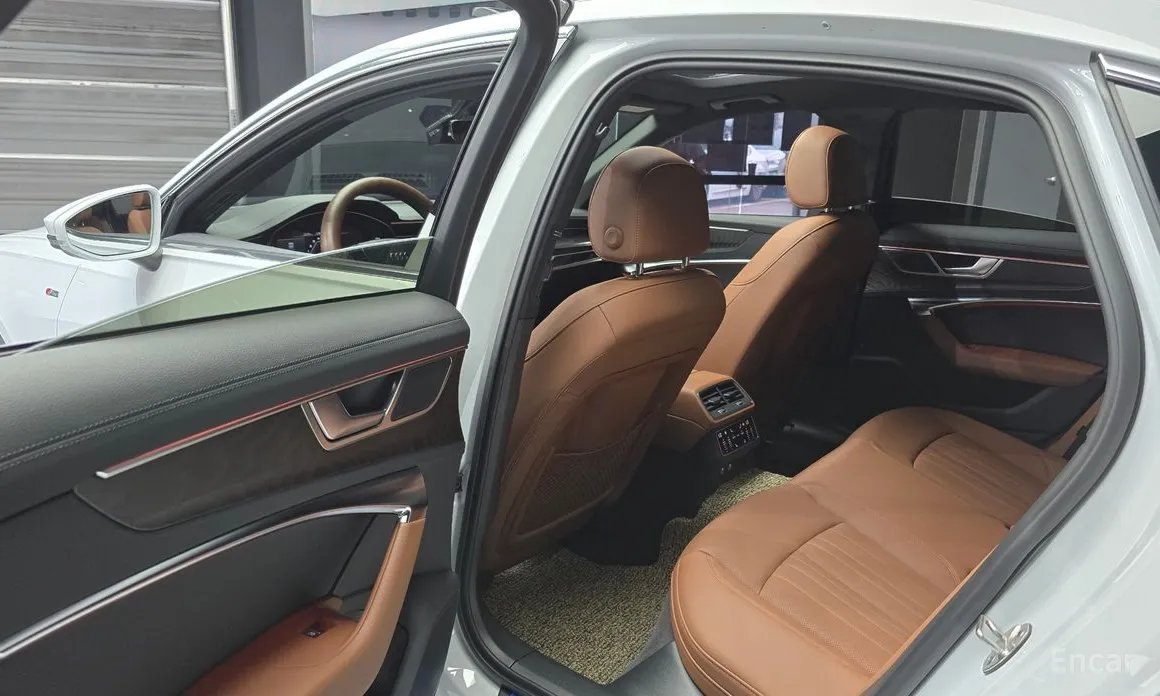 Фото 12 - Audi A6