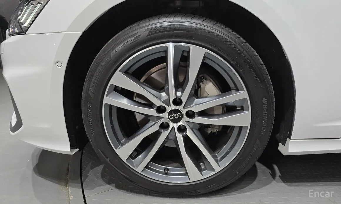 Фото 5 - Audi A6