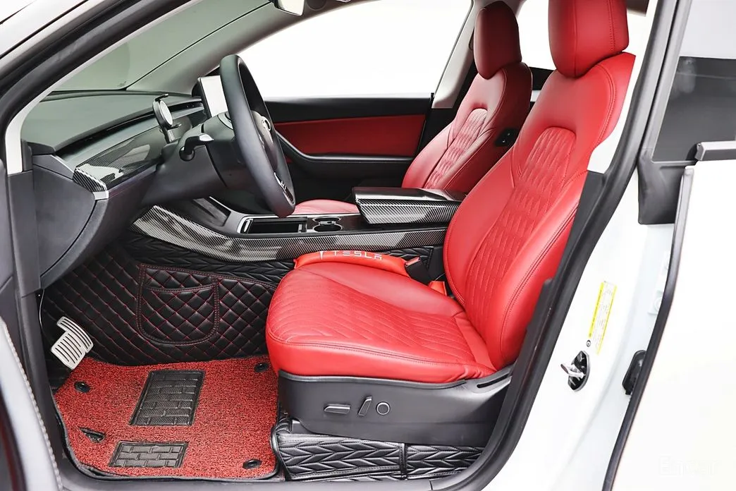 Фото 18 - Tesla Model Y