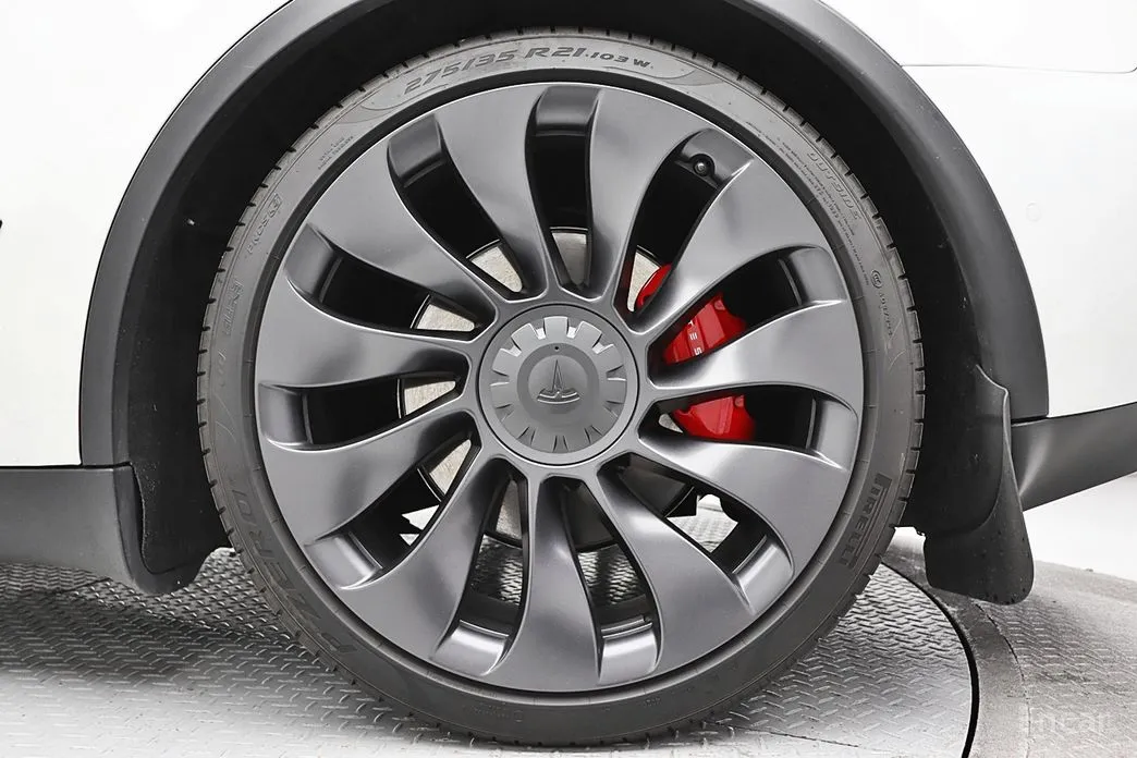 Фото 6 - Tesla Model Y