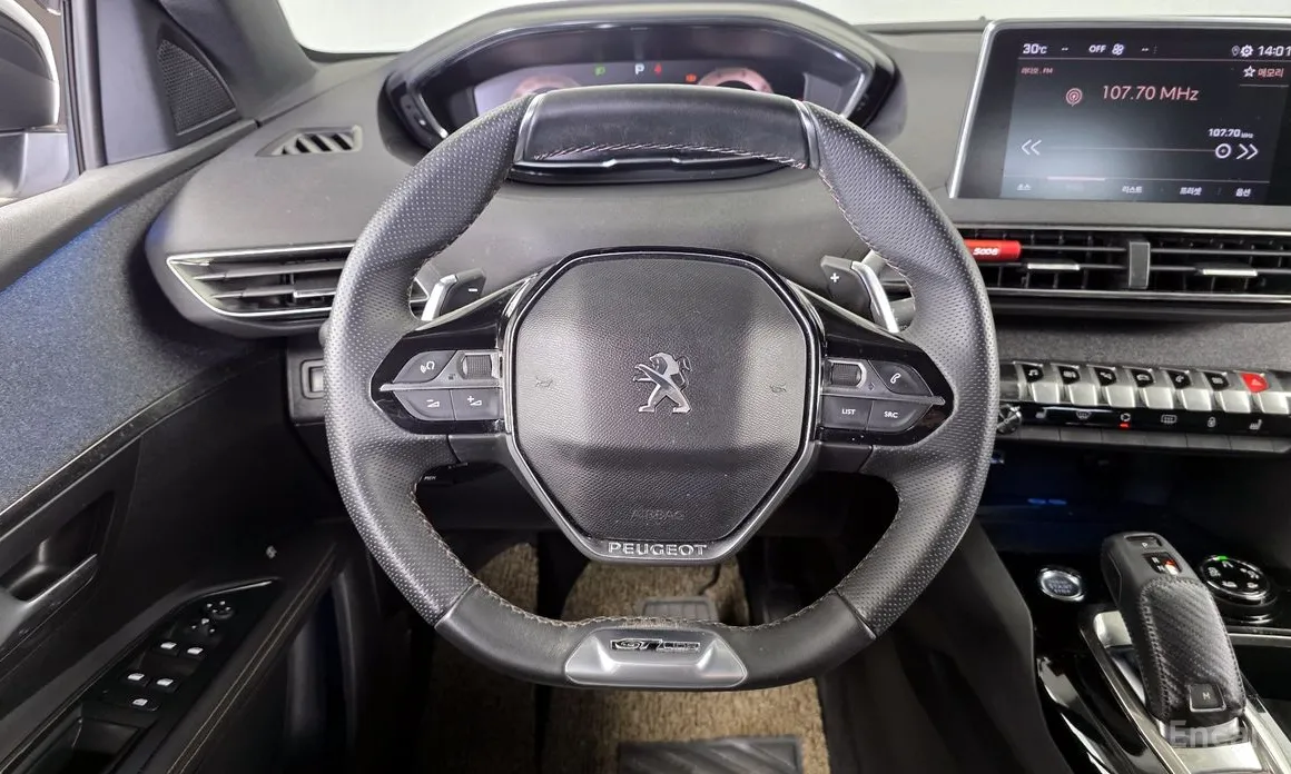 Фото 13 - Peugeot 5008