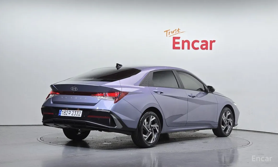 Фото 2 - Hyundai Avante