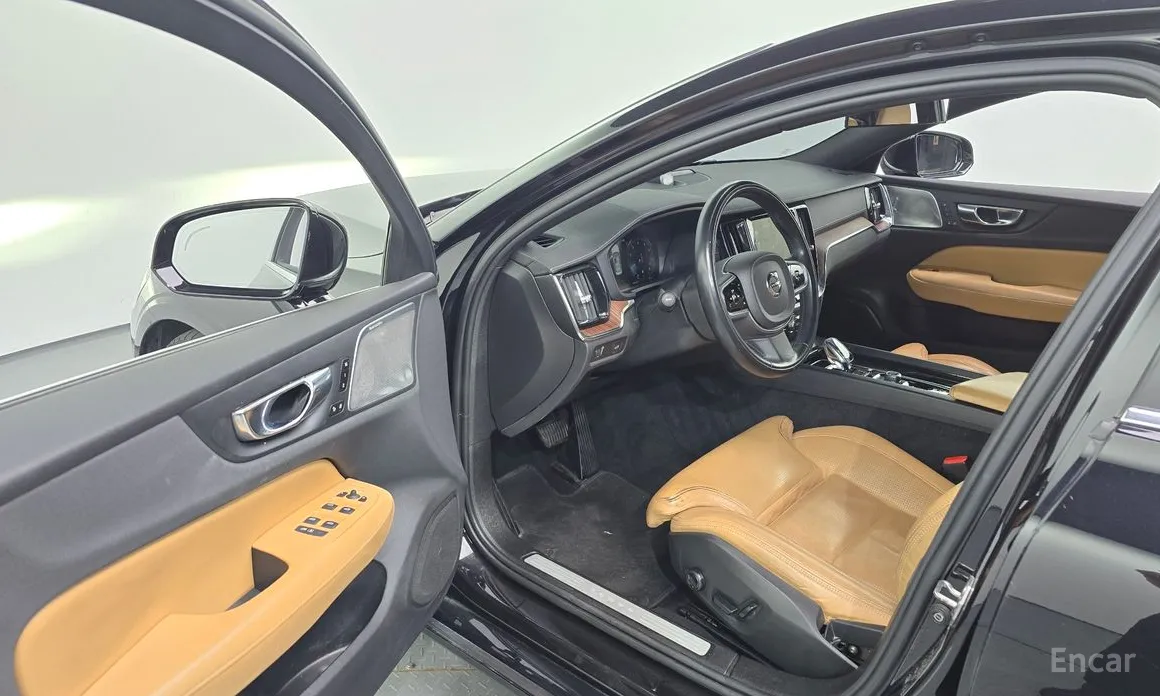 Фото 10 - Volvo S60