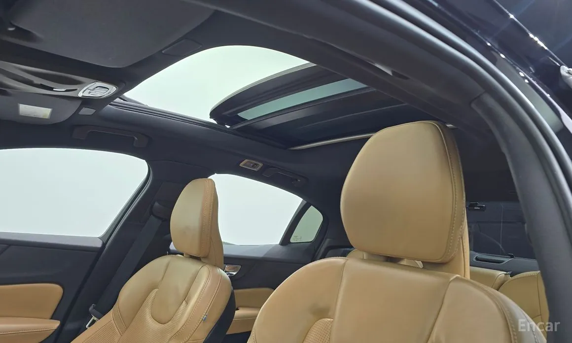 Фото 19 - Volvo S60