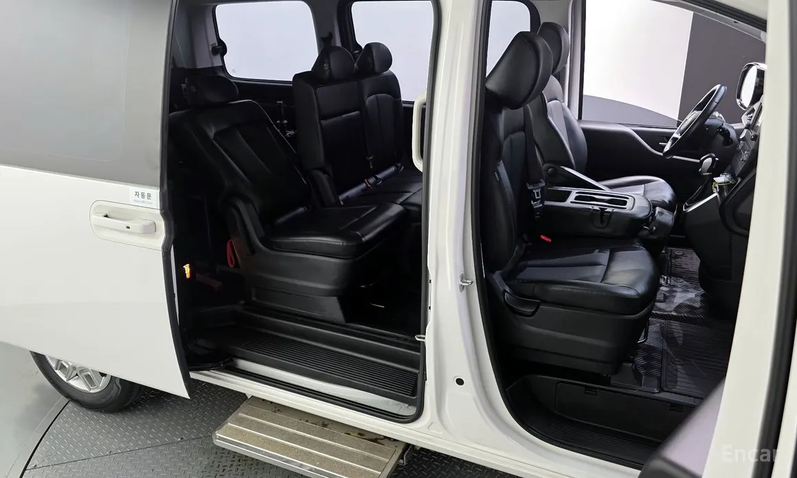 Фото 12 - Hyundai Staria