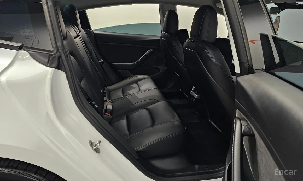 Фото 12 - Tesla Model 3