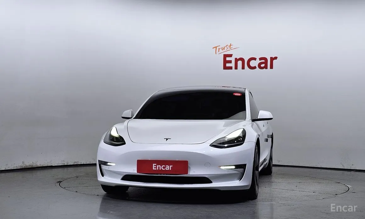 Фото 3 - Tesla Model 3