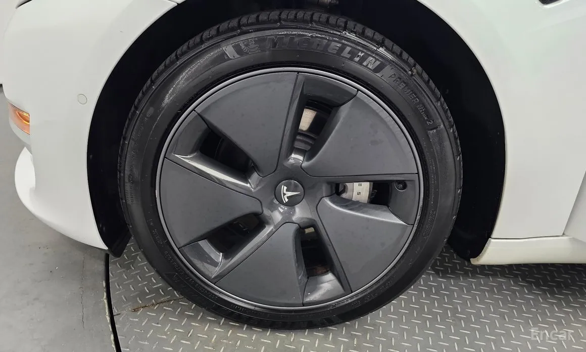 Фото 5 - Tesla Model 3