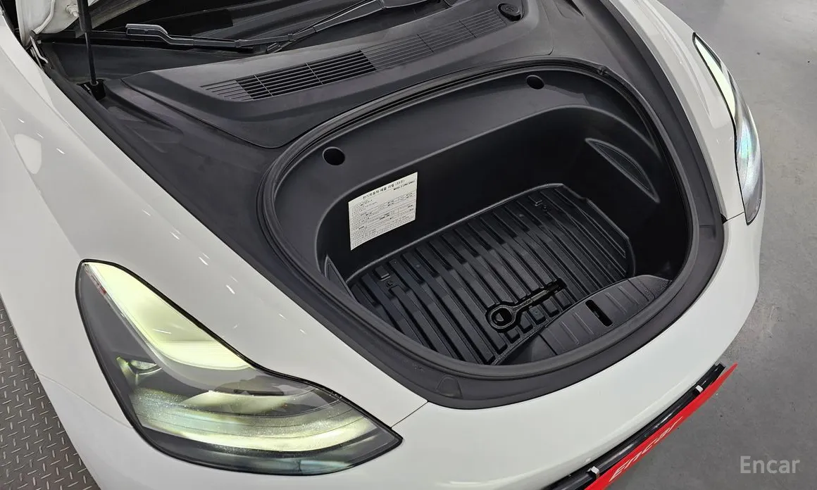 Фото 6 - Tesla Model 3