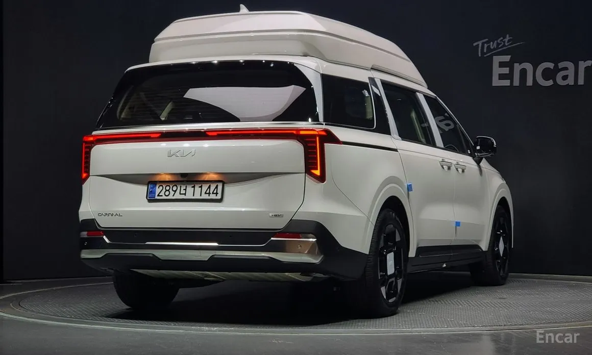 Фото 2 - Kia Carnival
