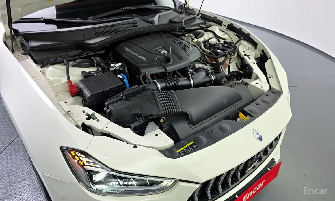 Фото 6 - Maserati Ghibli