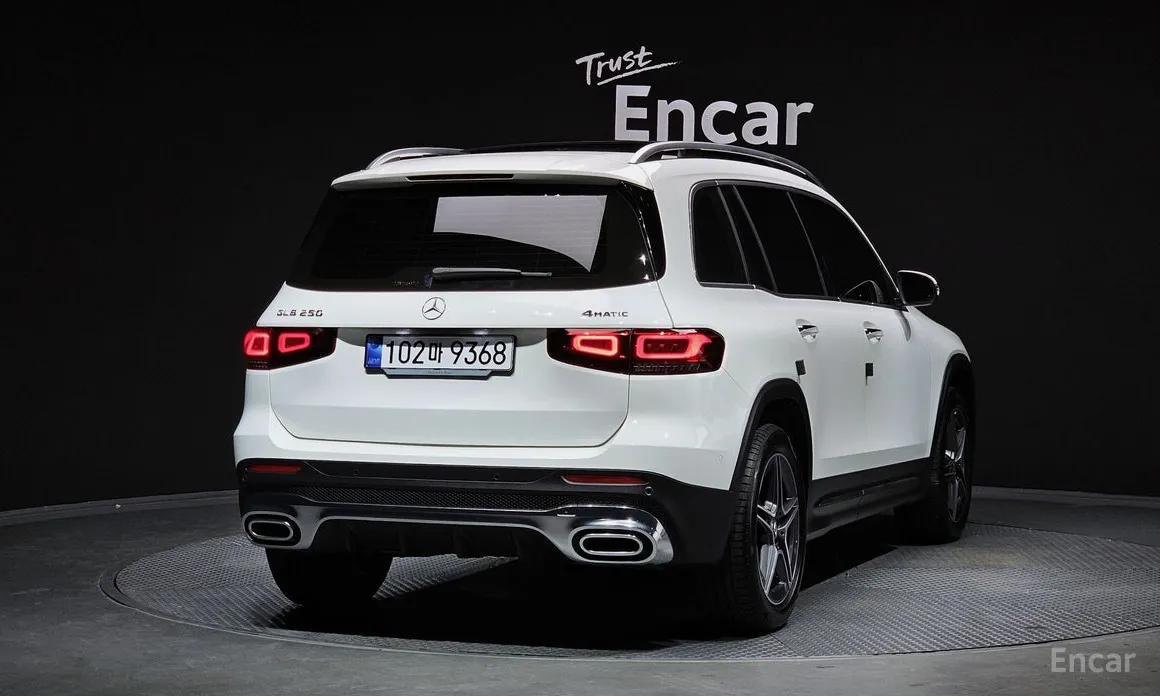 Фото 2 - Mercedes-Benz GLB-Class