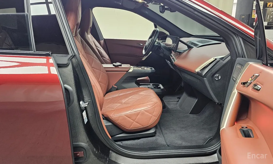 Фото 11 - BMW iX