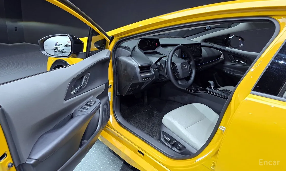 Фото 10 - Toyota Prius